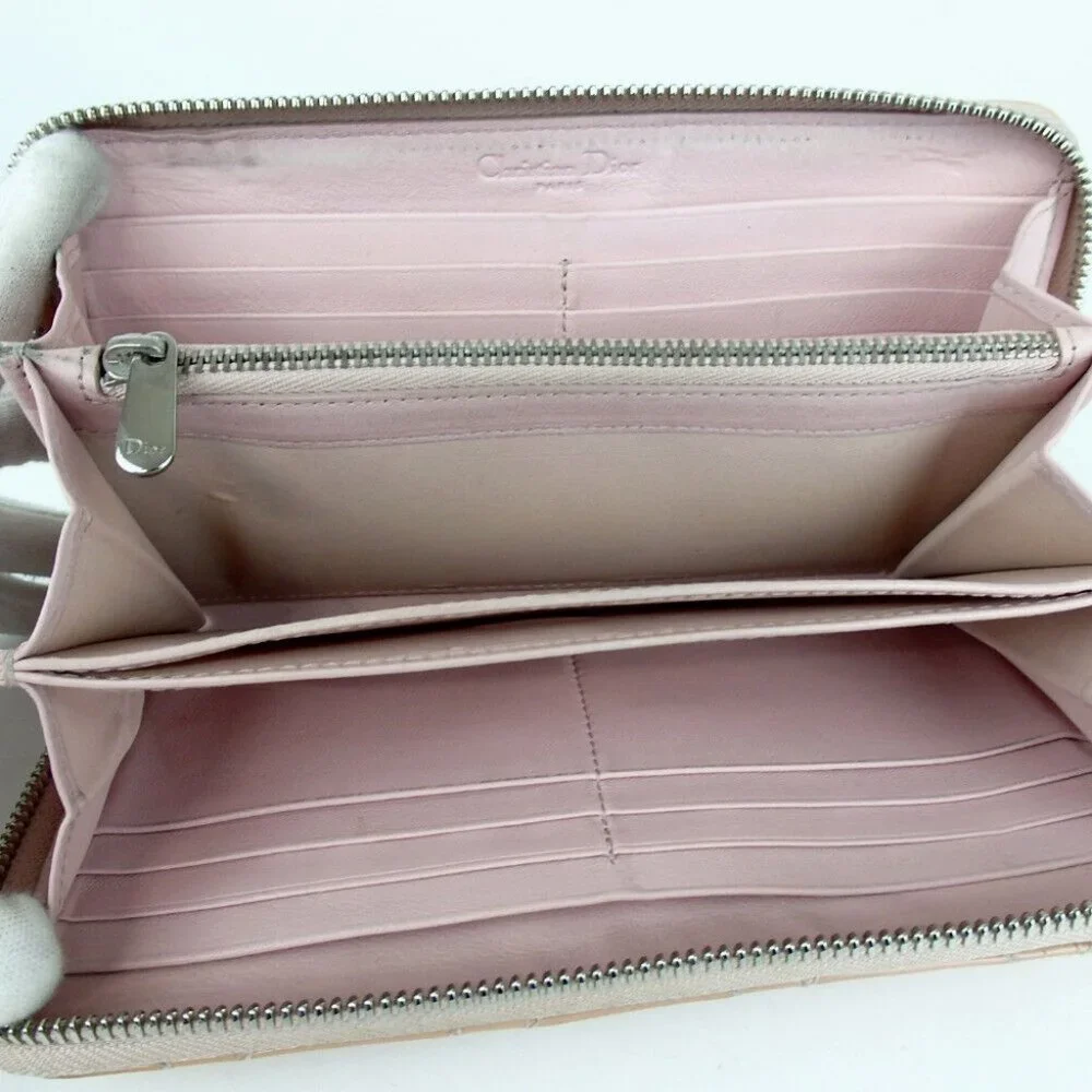 Authentic Christian Dior 25MA0114 Lady Dior Canage Stitch purse